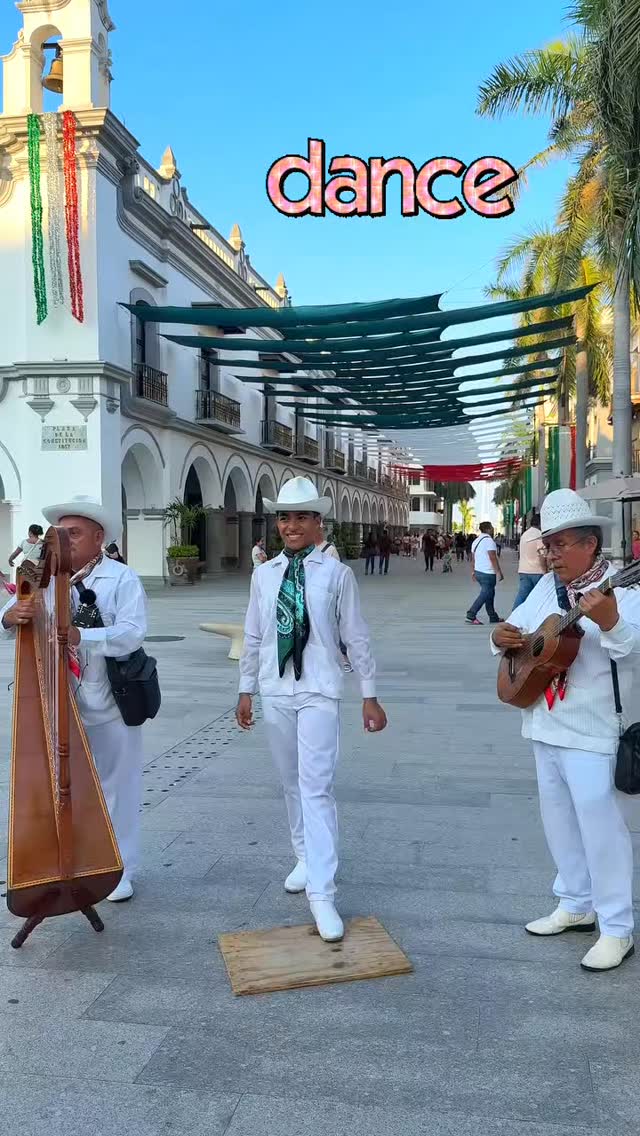 Veracruz es México 🇲🇽 .Enjoy #gastronomytour 🇲🇽 .👉 Save this post toorganize your next tour to #Morelia!www.alfredotourguide.mx alfredotourguide@gmail.comCredits: Alfredo Tour Guide/authors .🦋 Patzcuaro Lake 🦋 Monarch Butterfly______________________Para disfrutar los tours👇 .Guarda este post paraorganizar tu próxima visita!www.alfredotourguide.mx alfredotourguide@gmail.comalfredotourguide @AlfredoTGCréditos: A sus autores_________________________When visiting Morelia ask for my tours on weekends with hashtag: #AlfredoTourGuide ______________________________