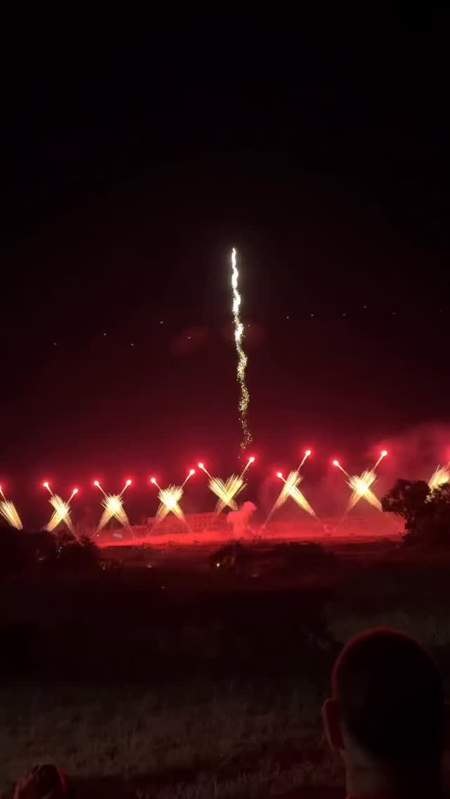 Celebran tu cumple en... .Patzcuaro Lake 🦋🦋 Monarch Butterfly______________________Para disfrutar los tours👇 .Guarda este post paraorganizar tu próxima visita!www.alfredotourguide.mx alfredotourguide@gmail.comalfredotourguide @AlfredoTGCréditos: A sus autores_________________________When visiting Morelia ask for my tours on weekends with hashtag: #AlfredoTourGuide